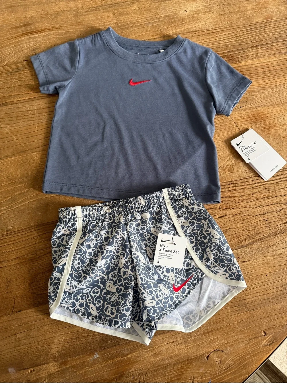 Nike Girls Two-Piece Set Blue White Red Athletic Shorts T Shirt Size 4 NWT